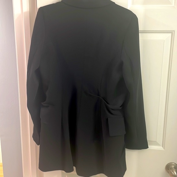 Lulu’s Black Blazer - Picture 3 of 3